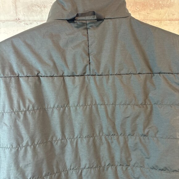 The North Face Men's M Charcoal Bombay Insulated Lightweight Vest - Picture 8 of 8